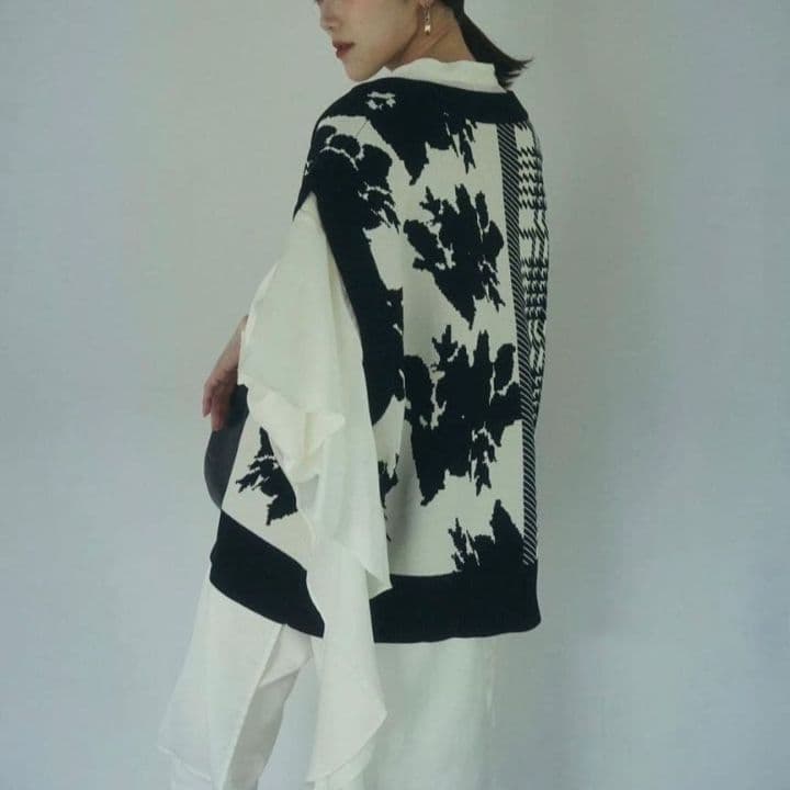 新品タグ付／極美品ANDREA & CO. 千鳥柄x花柄　ニットベスト