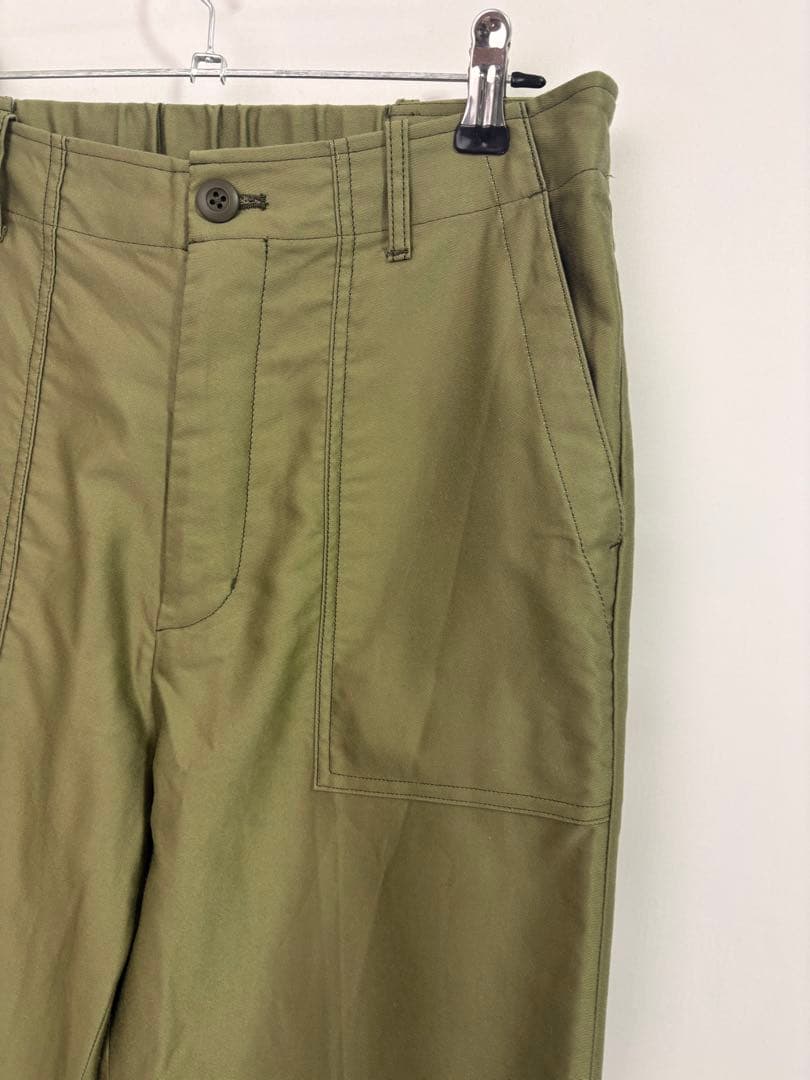 E by éclat イーバイエクラ ベイカーパンツ カーキ サイズ40 11号