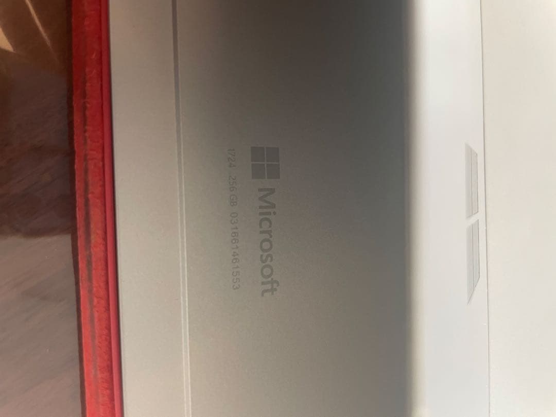 Microsoft Surface Pro4レッドキーボード、充電ケーブル付き