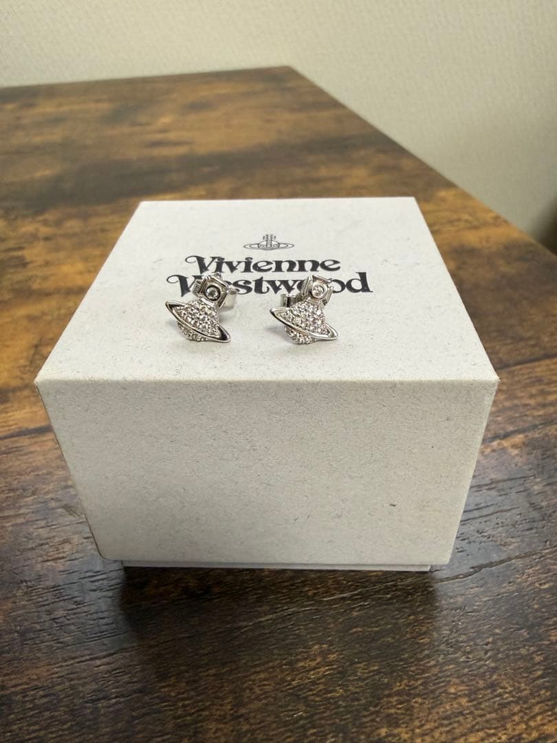 Vivienne Westwoodピアス