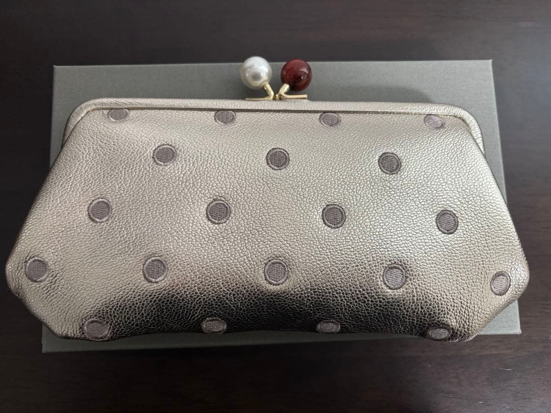 【ペルケ perche】アクリル玉がま口長財布 ゴールド