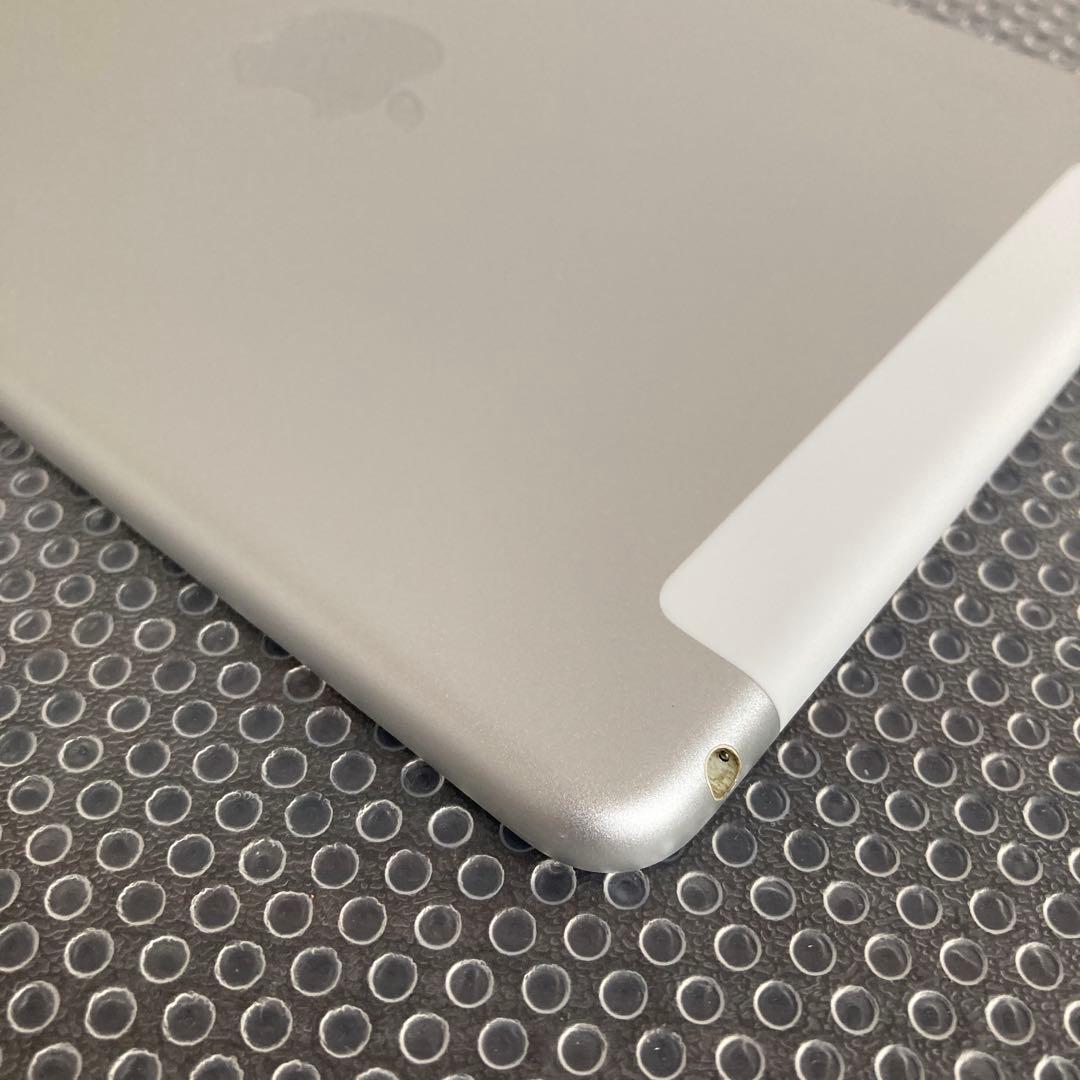 3044【早い者勝ち】美品☆iPad mini4第4世代 64GB SIMフリー