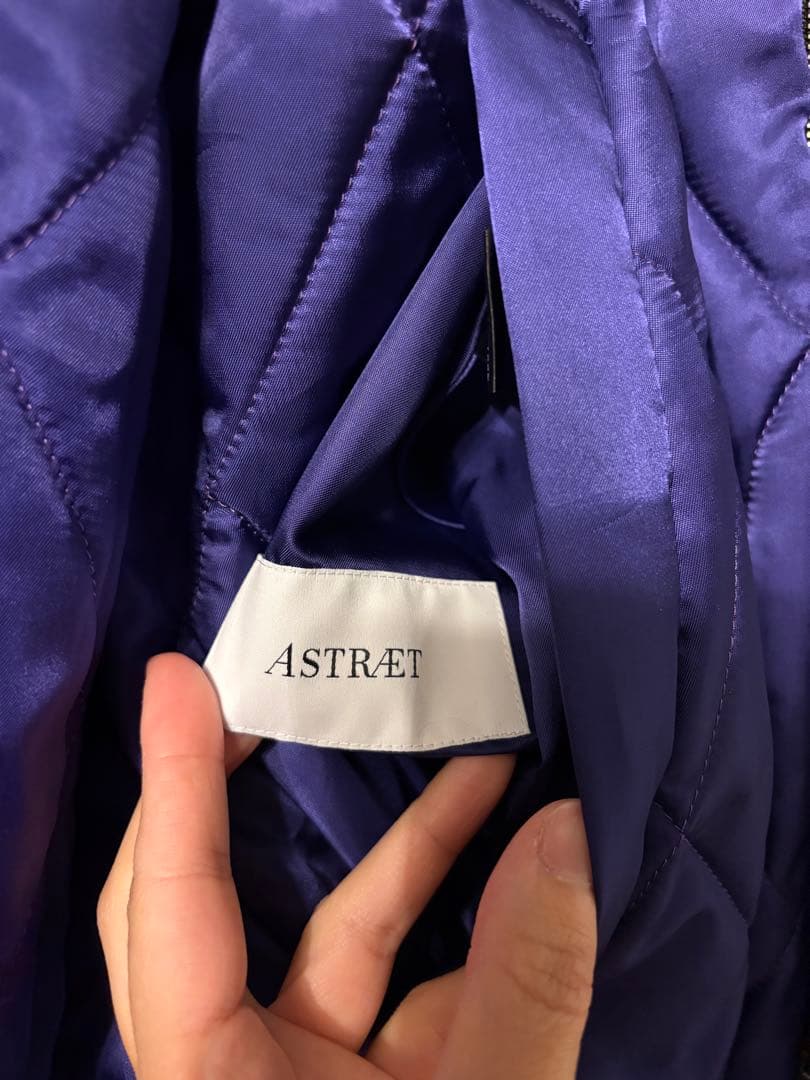 ASTRAETリバーシブルジャンパー