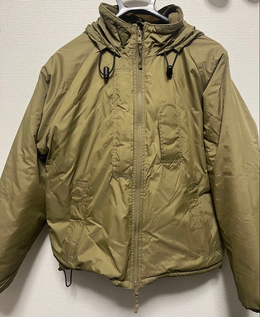 コヨーテカラー ダウンジャケット フード付き