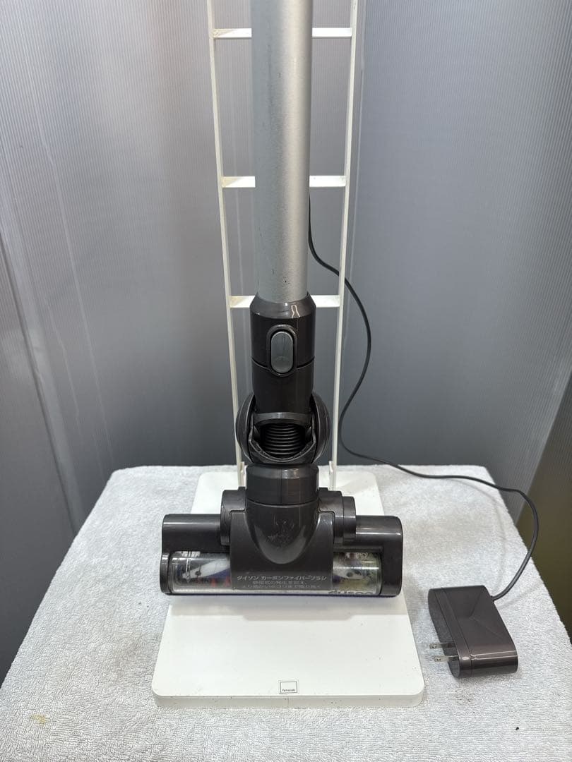 Dyson クリーナー　スタンド付