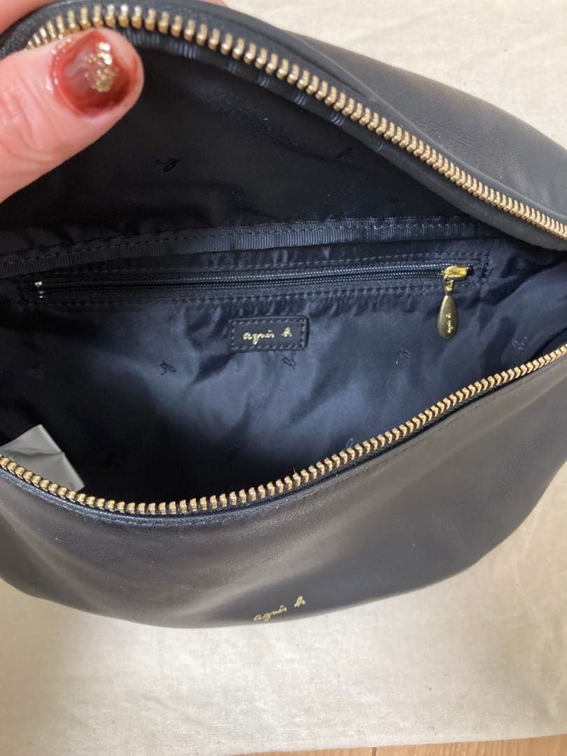 美品⭐︎agnès b. 黒 レザー ボディバッグ