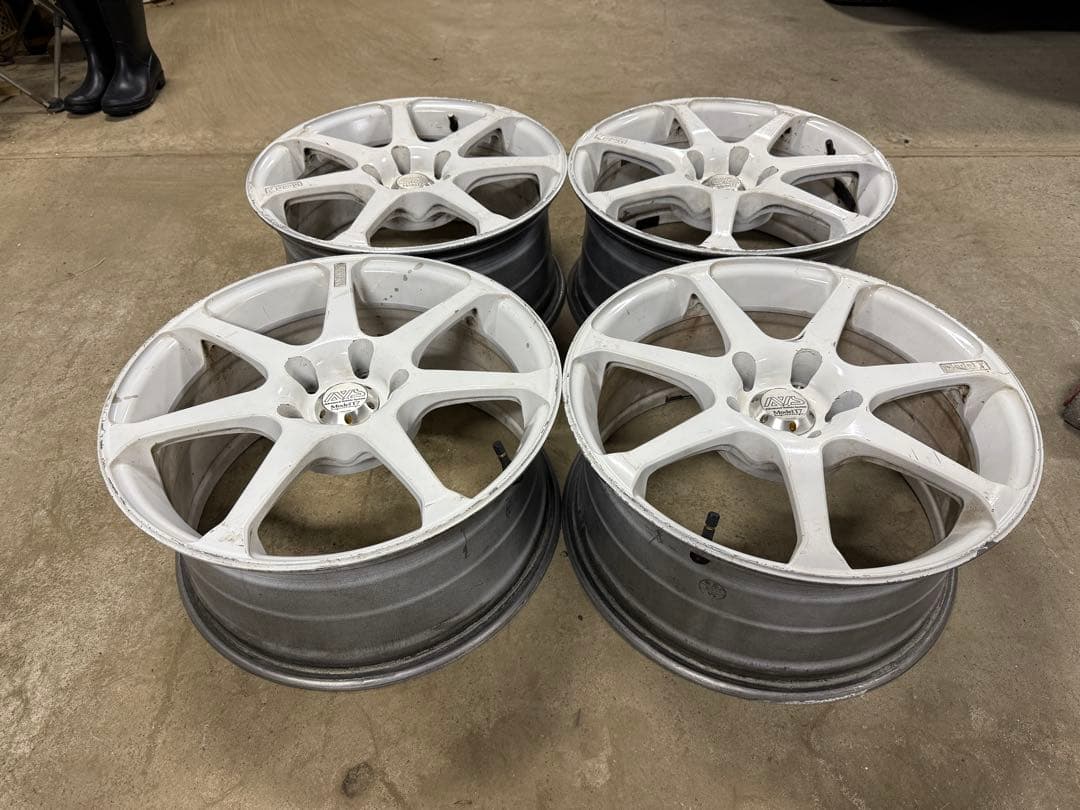 h*p様 AVS モデル7 114.3 5穴 17インチ 8J +45 白 ホワ