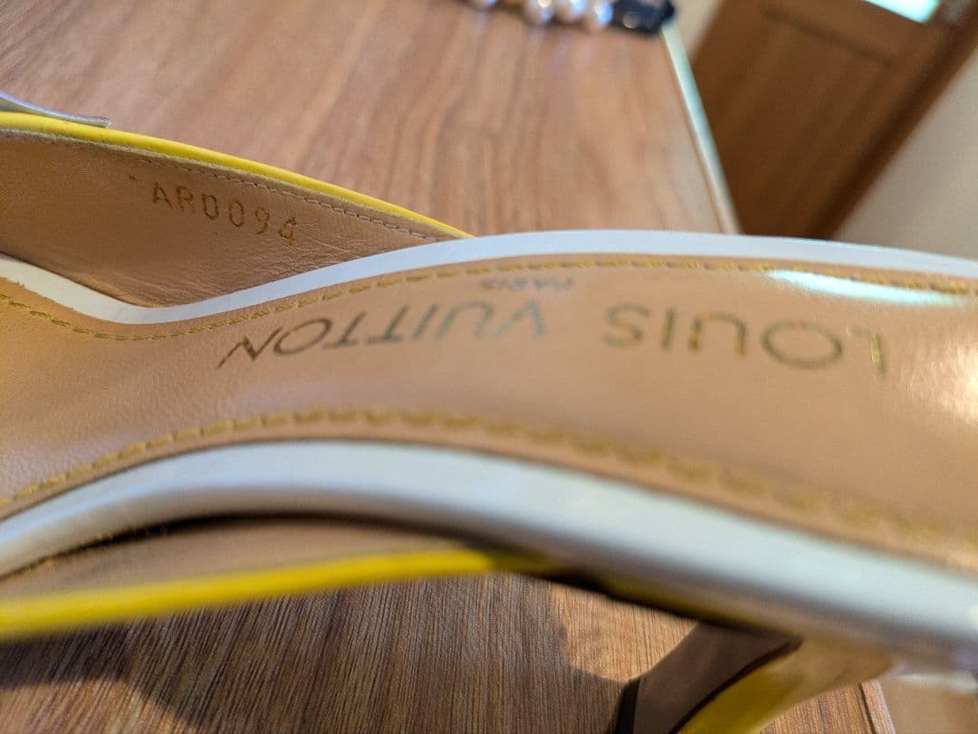 ヴィトン　フラワーモチーフ　ミュール