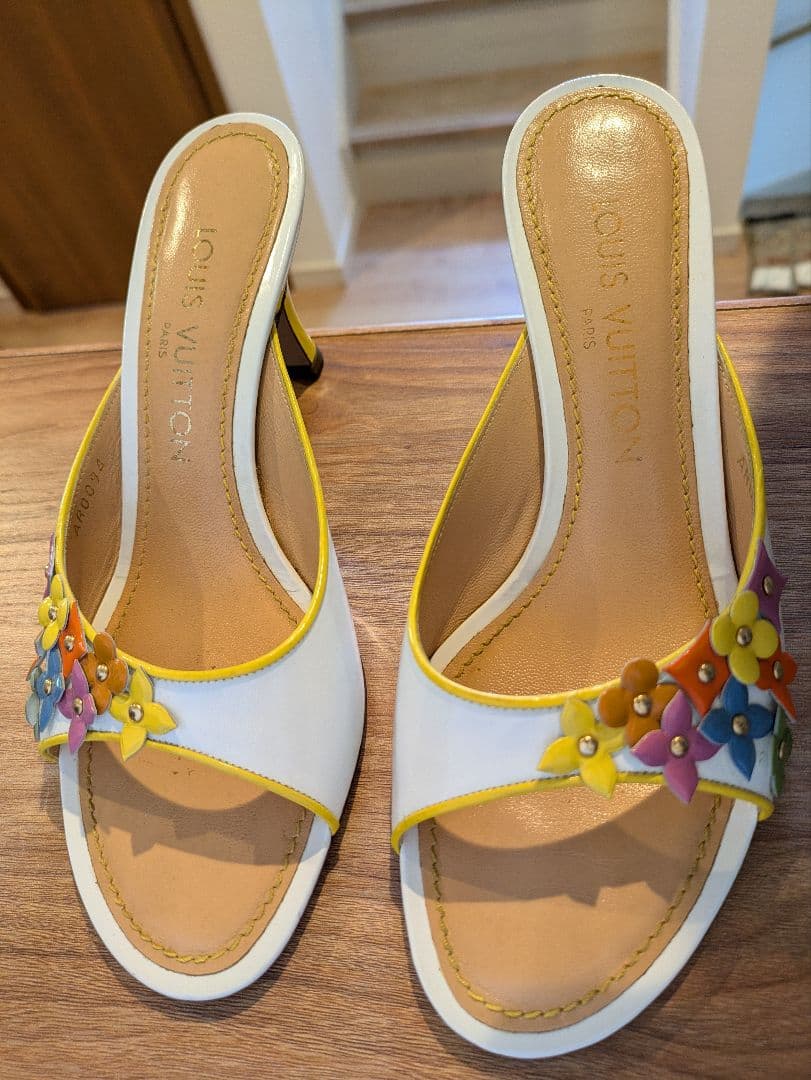 ヴィトン　フラワーモチーフ　ミュール