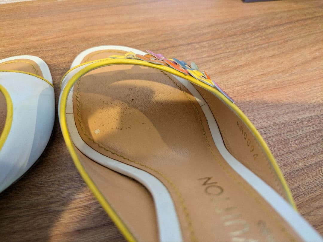 ヴィトン　フラワーモチーフ　ミュール