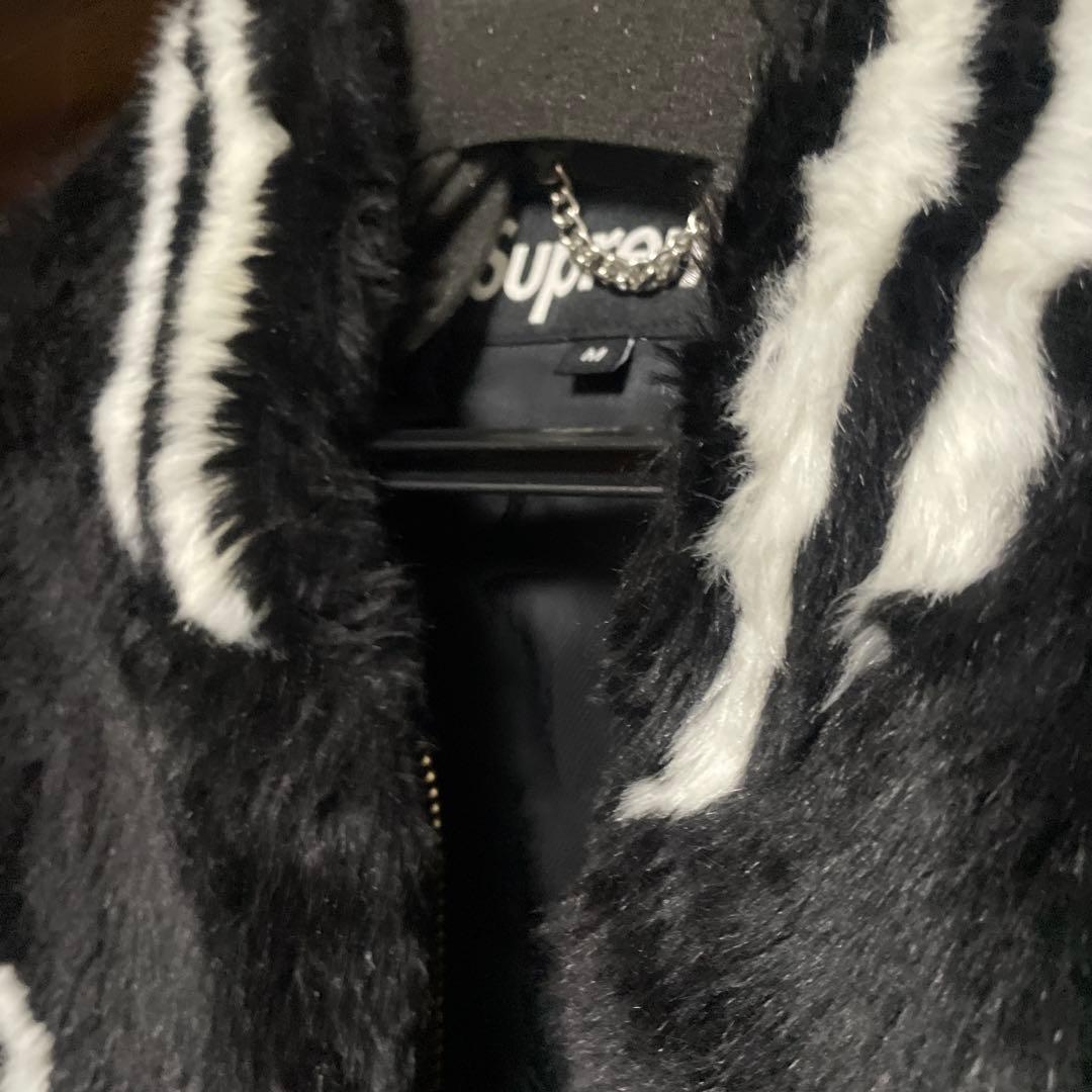 ジ*神様 Supreme ブラックファー スタジャン Mサイズ