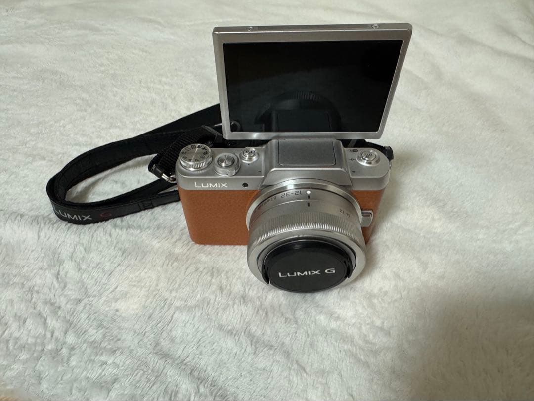 Panasonic LUMIX DMC-GF7 ミラーレス一眼カメラ　即使用可