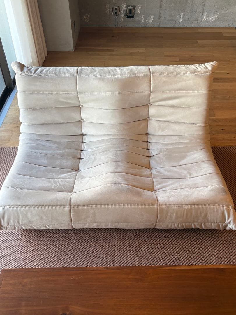 リーンロゼ　トーゴ　リプロダクト品　2人掛けソファ