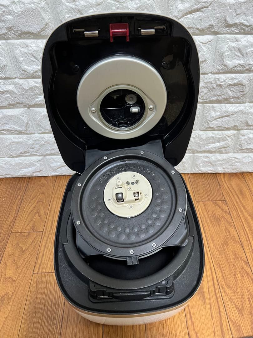 TigerIH圧力炊きたて炊飯器JPI-G100 2021年製