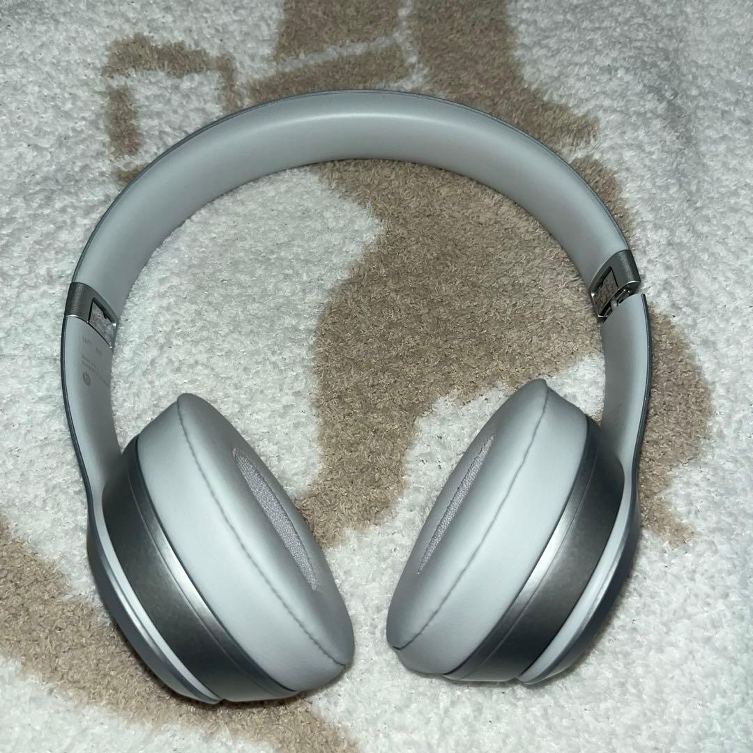 【ワイヤレスヘッドホン】Beats×Sandy Liangコラボ