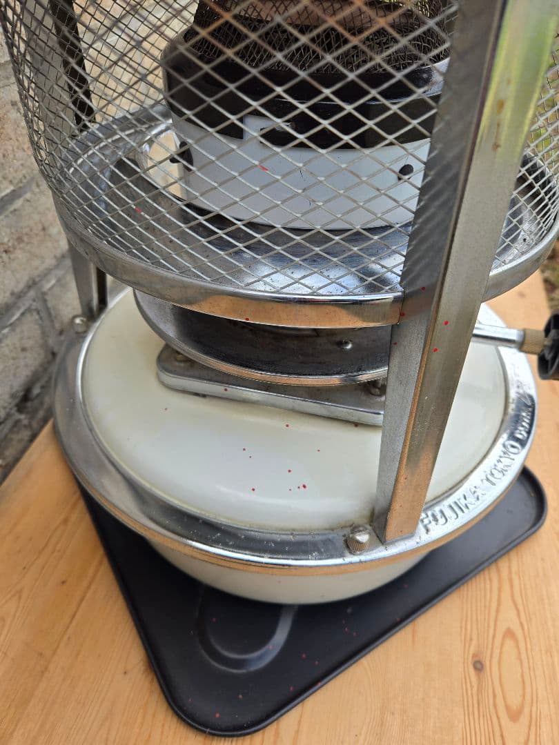 フジカハイペットHIPETFUJIKA 灯油ストーブ ホワイト　丸型　作動品