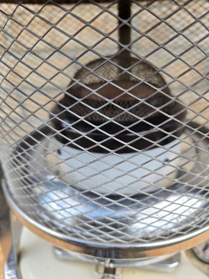 フジカハイペットHIPETFUJIKA 灯油ストーブ ホワイト　丸型　作動品