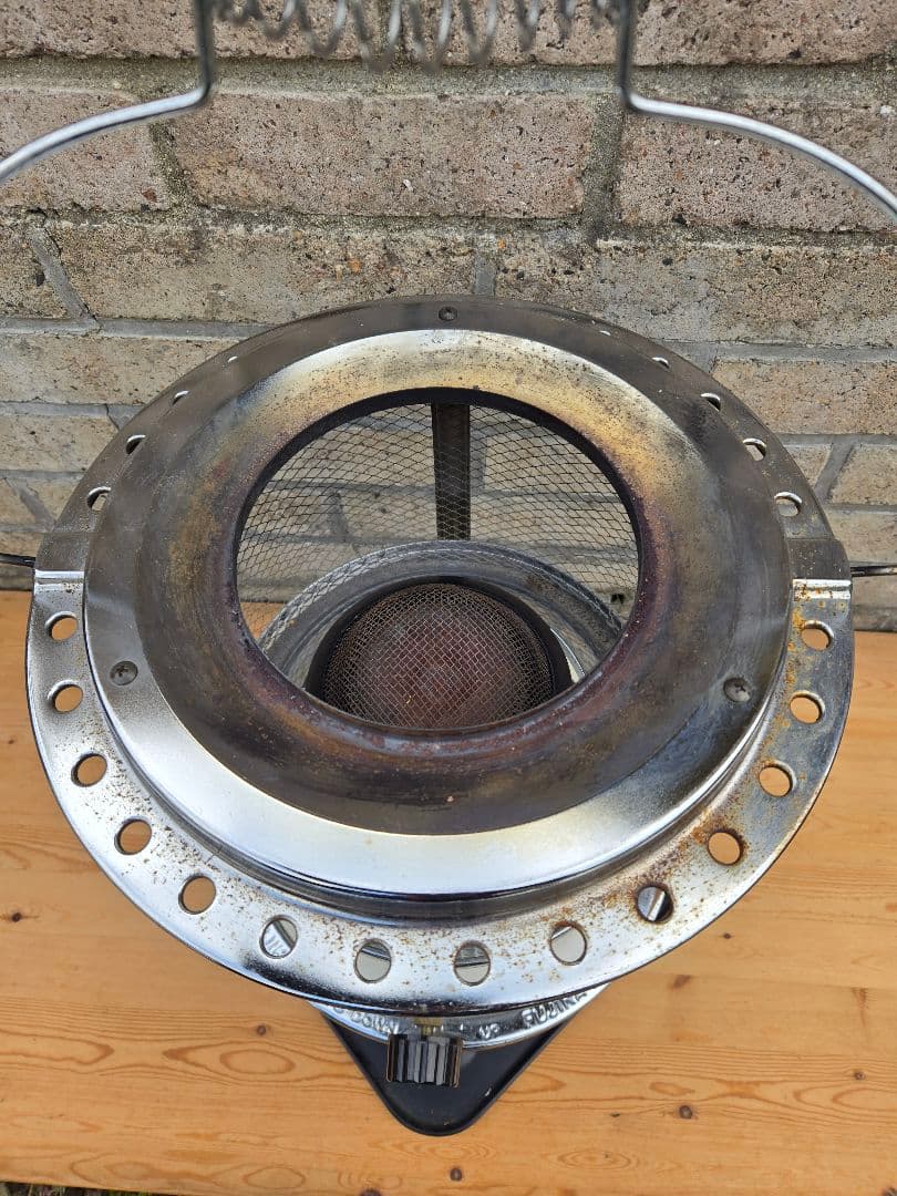 フジカハイペットHIPETFUJIKA 灯油ストーブ ホワイト　丸型　作動品