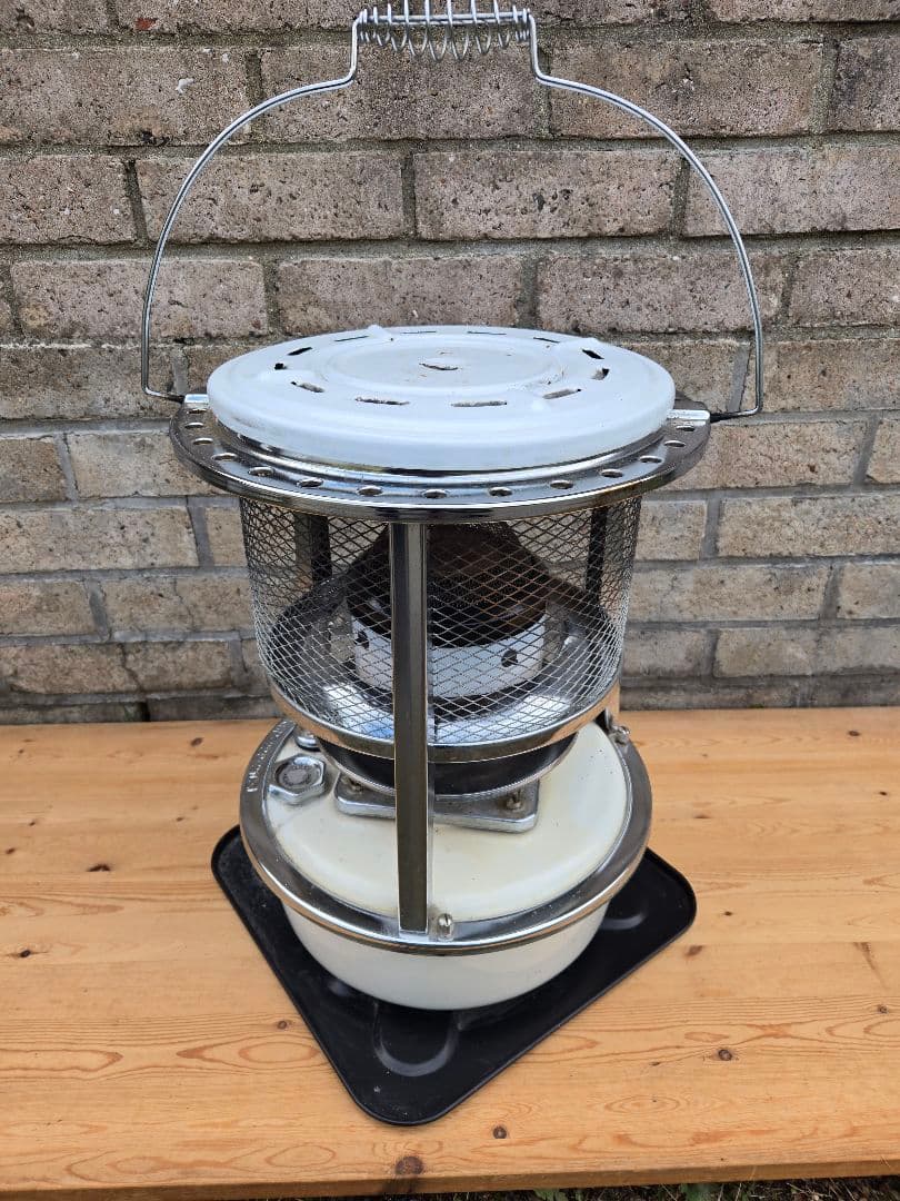 フジカハイペットHIPETFUJIKA 灯油ストーブ ホワイト　丸型　作動品