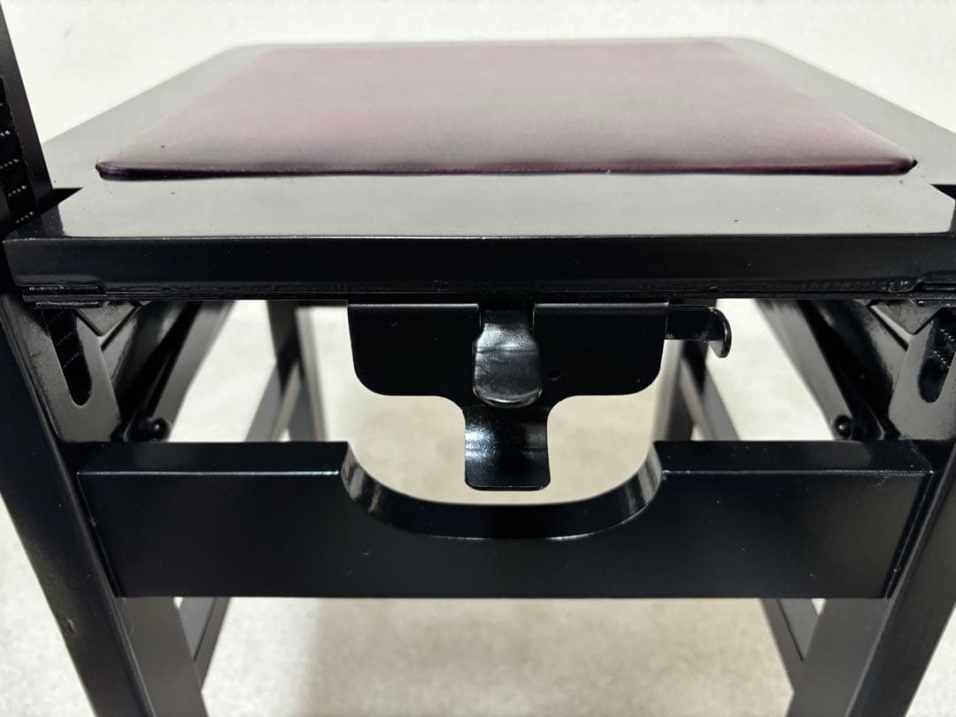 トムソンピアノ椅子