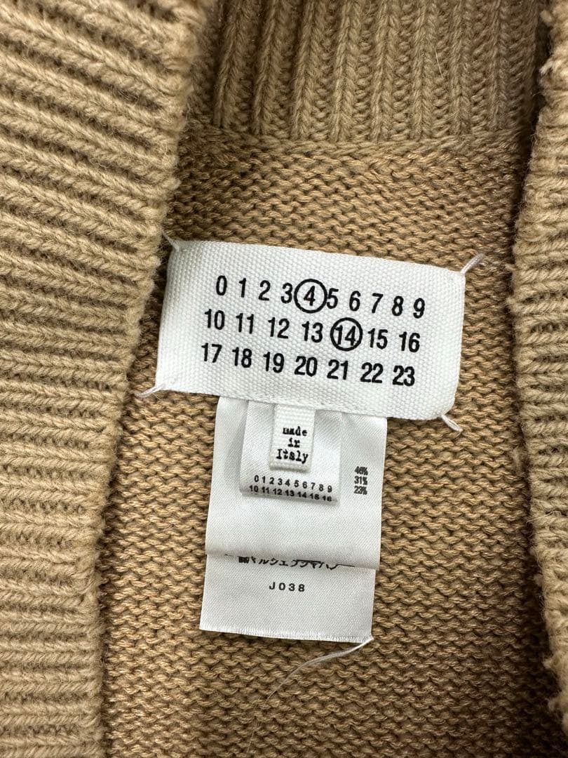 最終値下げ⭐︎マルジェラ⭐︎大人気 ベージュ ニットベスト xs 横ボタン付き