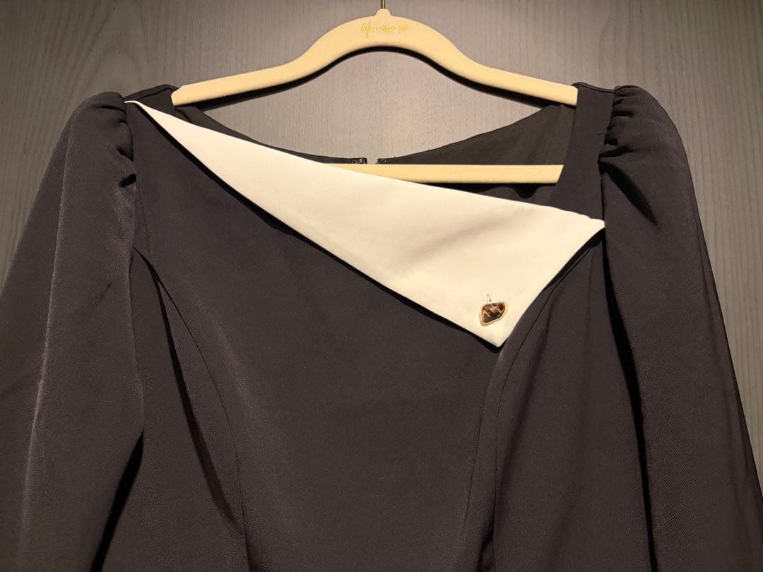 Asymmetrical Collar Dress ハーリップトゥ Mサイズ