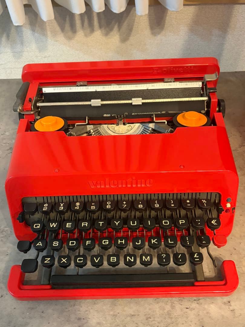 Olivetti Valentine オリベッティ タイプライター 赤バケツ