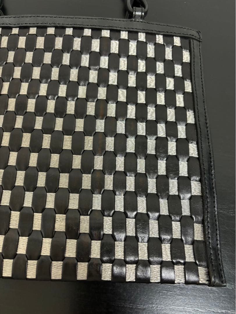 bbyaywaterr:Valextra: 薄型メッシュパーティバッグ、