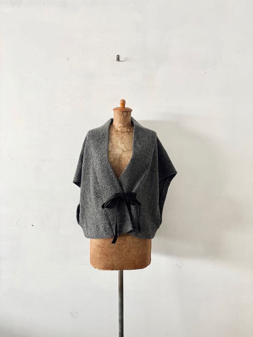 【美品】liplne リプルネ　ウールボアショールベスト　リボンテープ