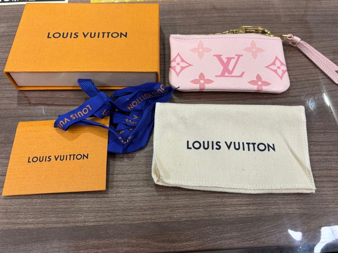 LOUIS VUITTON ピンク ケース