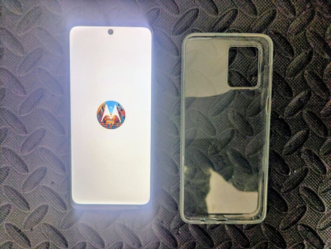 モトローラスマホ MOTO g64 5G 専用カバー付き