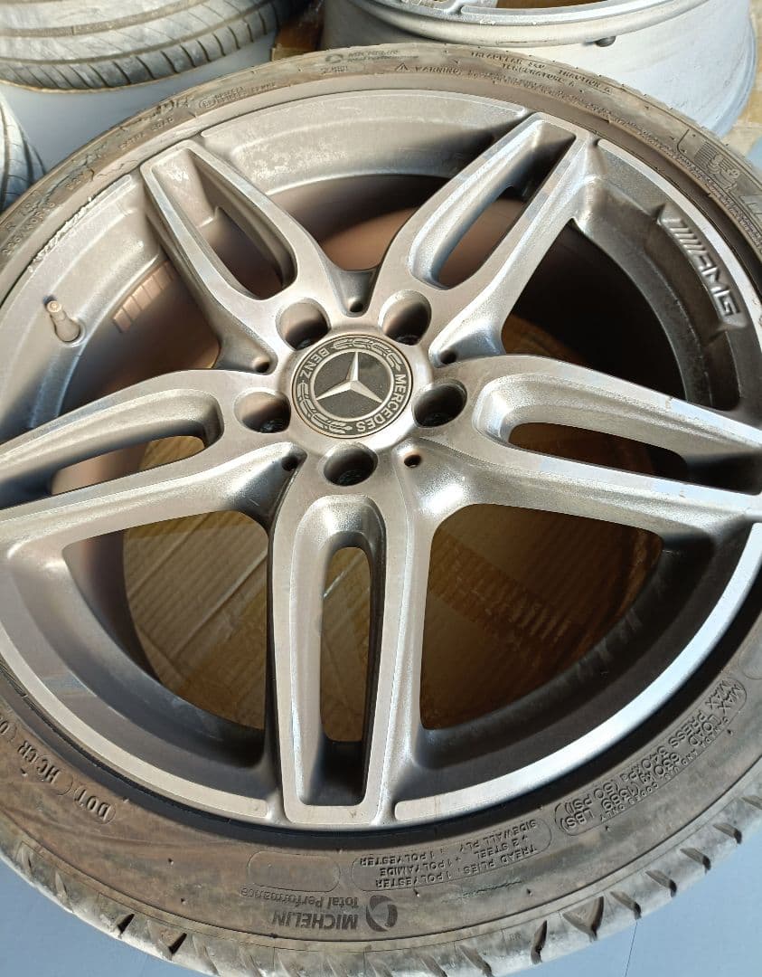 ①1本 ベンツ AMG 225/40/18/52 シューティングブレイク