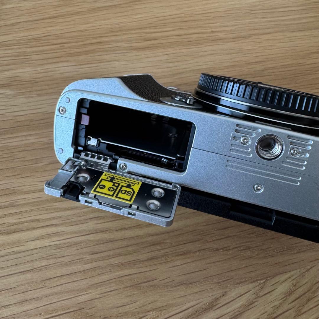 OLYMPUS PEN E-P7 ミラーレス一眼 カメラ セット