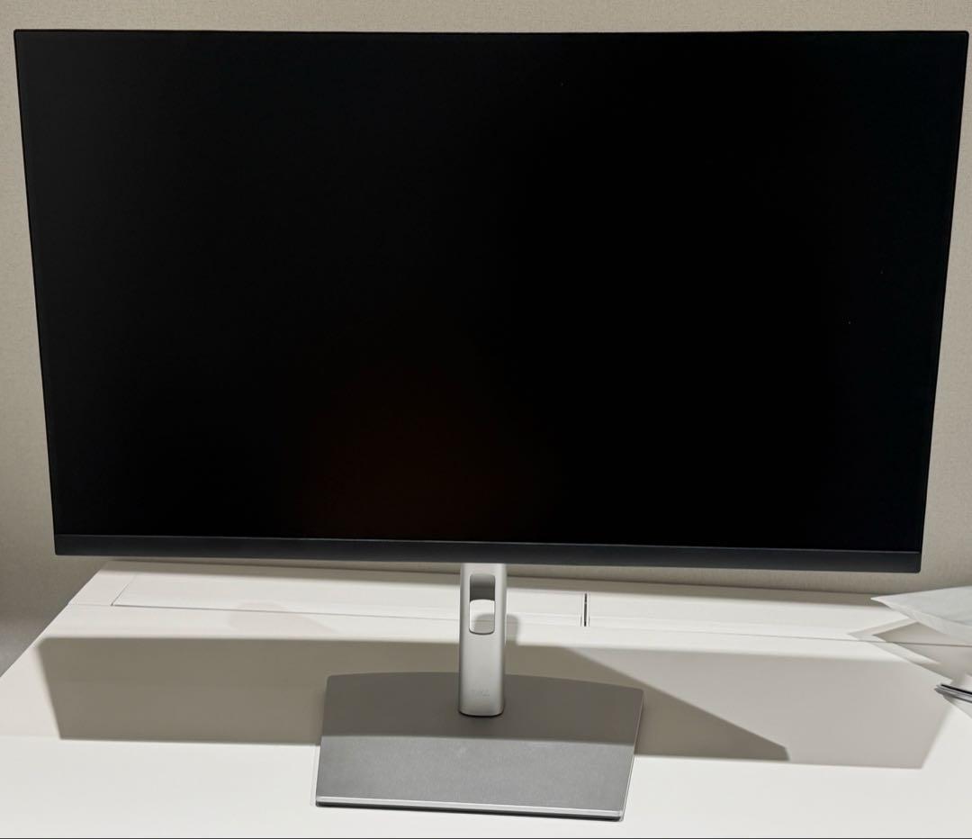 「Dell P2722H 27インチ デスクトップ用モニター（ディスプレイ）