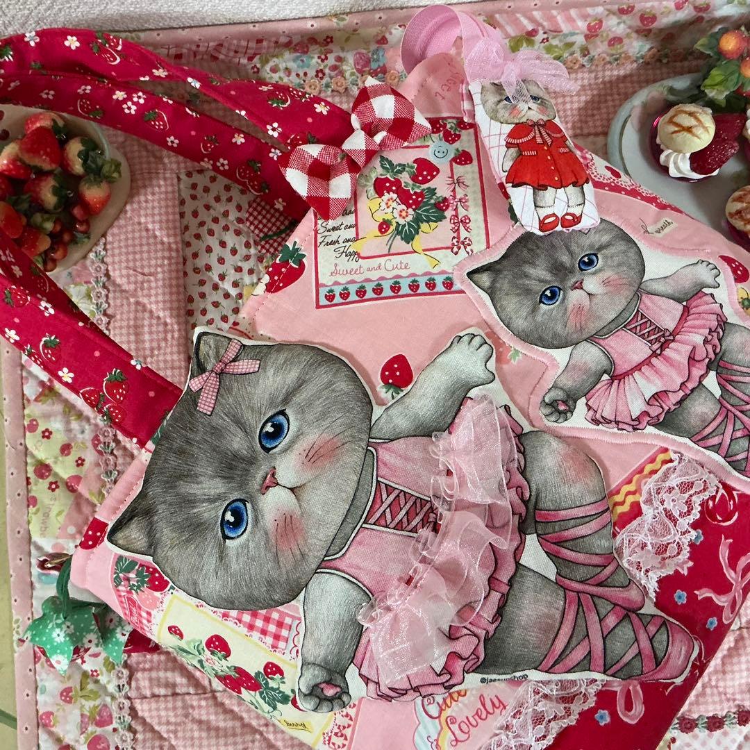 葉*明様 ファスナー付トートバッグ❣️バレリーナ♡ルミちゃん❣️真っ赤ないちごマ