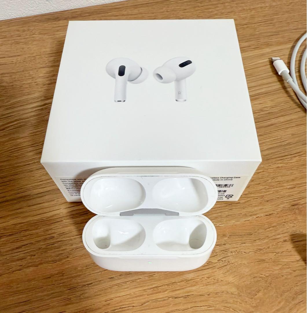 【美品】Apple AirPods Pro ワイヤレスイヤホン　正規品