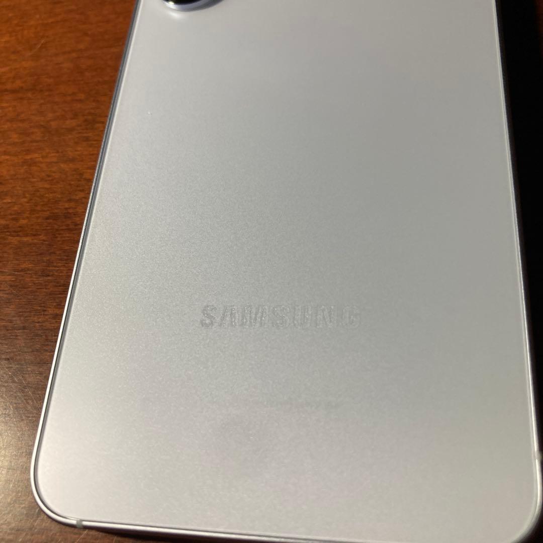 Galaxy S23 アイシーブルー 3カメラ