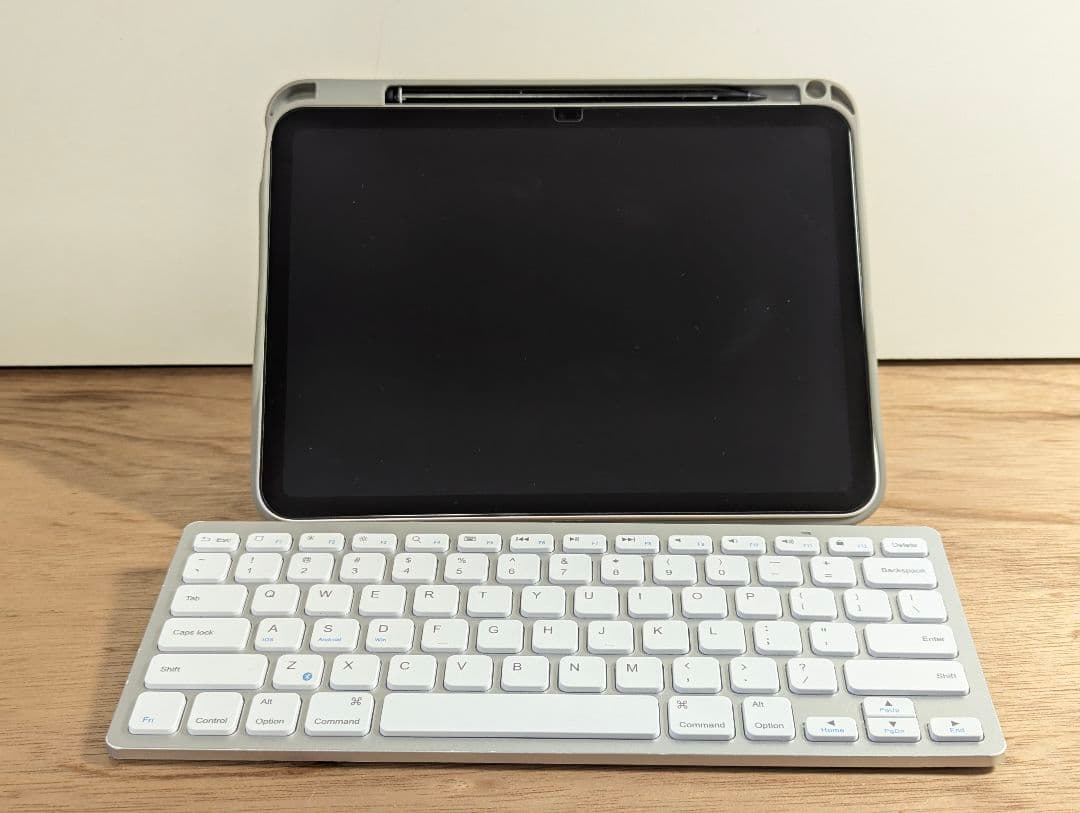 iPad (A16)本体(充電ケーブルなし)　+周辺機器