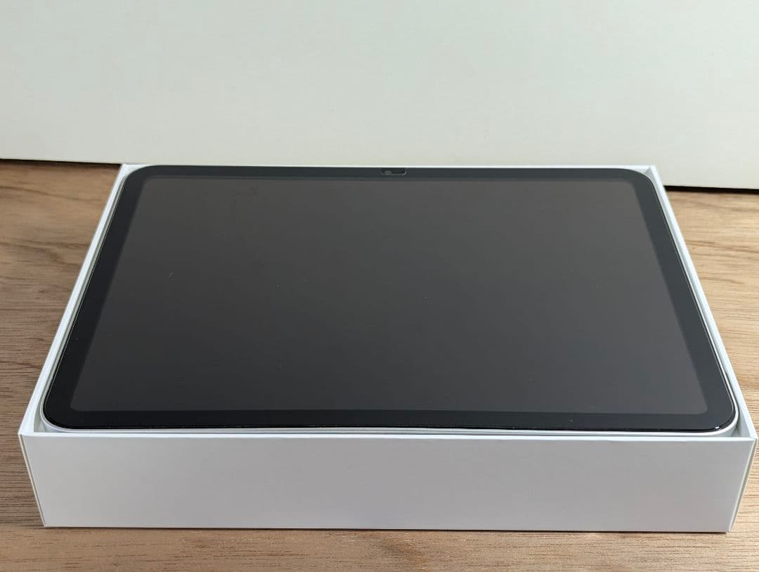 iPad (A16)本体(充電ケーブルなし)　+周辺機器