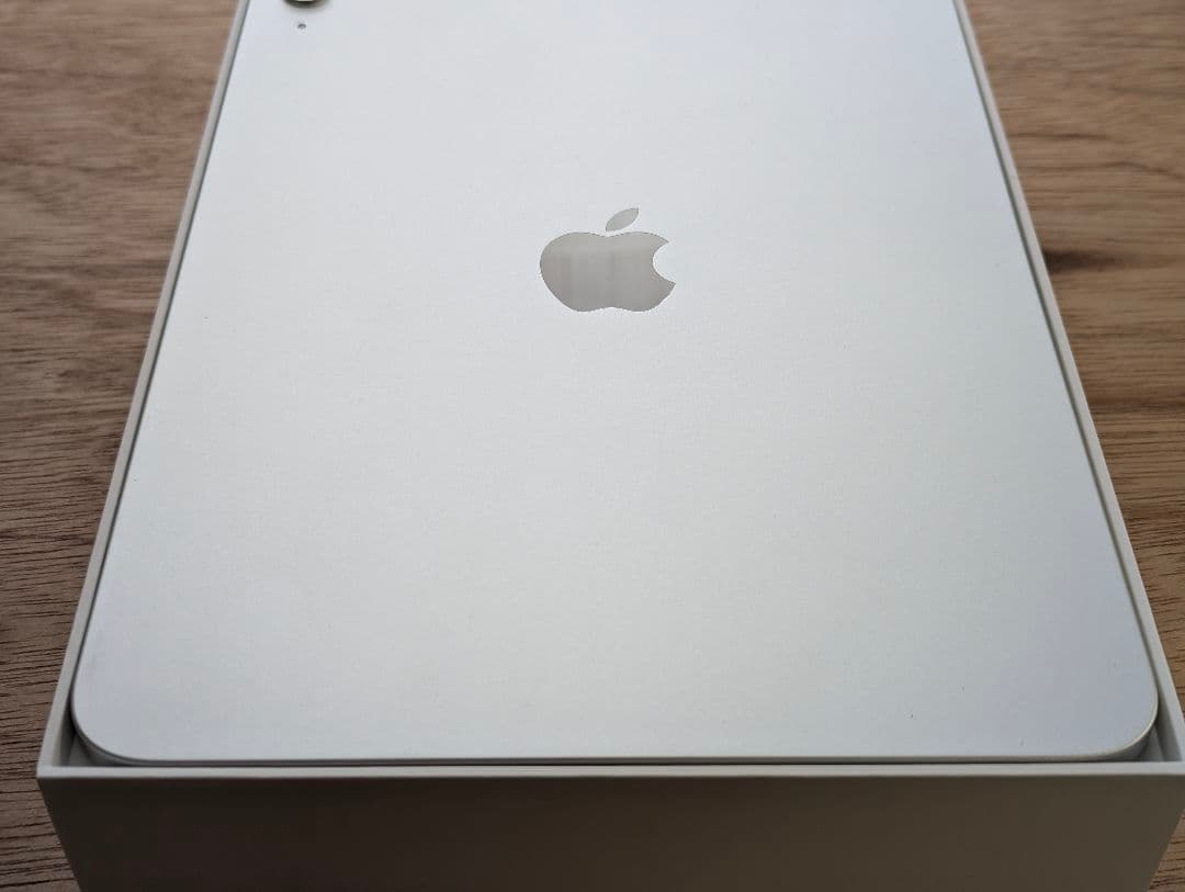 iPad (A16)本体(充電ケーブルなし)　+周辺機器