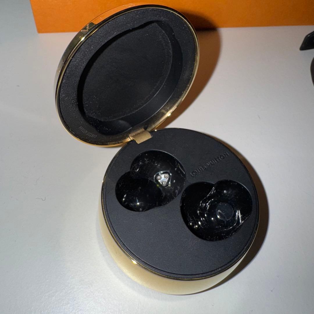 ルイヴィトン　ホライゾンライト・アップイヤホン　ゴールド　QAB220