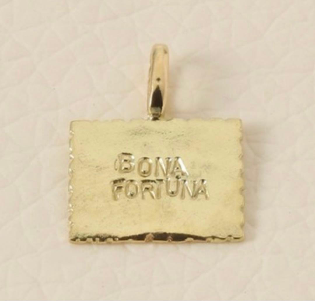 GIGI ゴールド スクエアチャーム