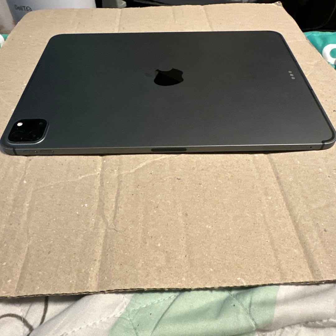 と*★様 iPad Pro 11インチ 第3世代 256GB バッテリー100%