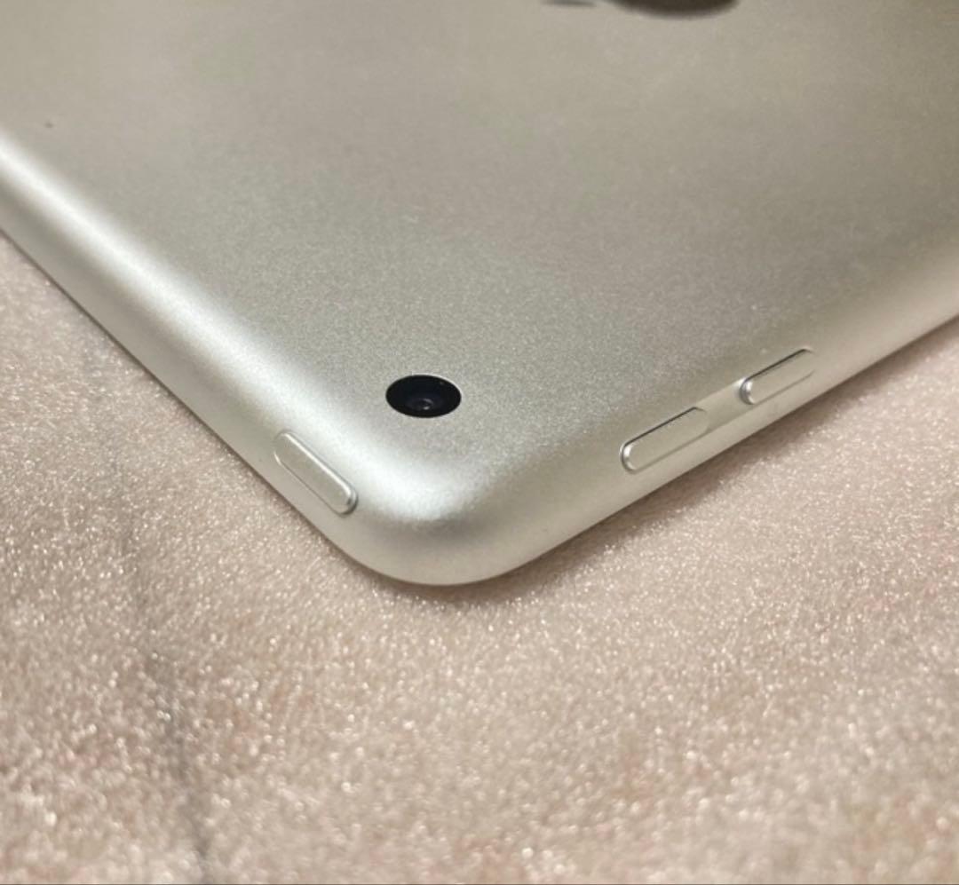 Apple iPad 第5世代 Wi-Fi 32GB シルバー