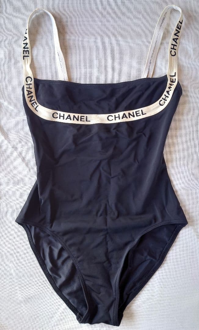 CHANEL ロゴ入りスイムスーツ　ブラック