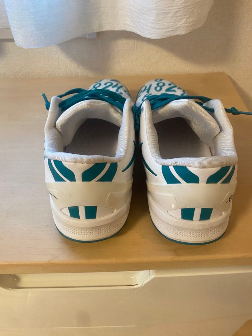 Nike Kobe シューズ ホワイト/ターコイズ