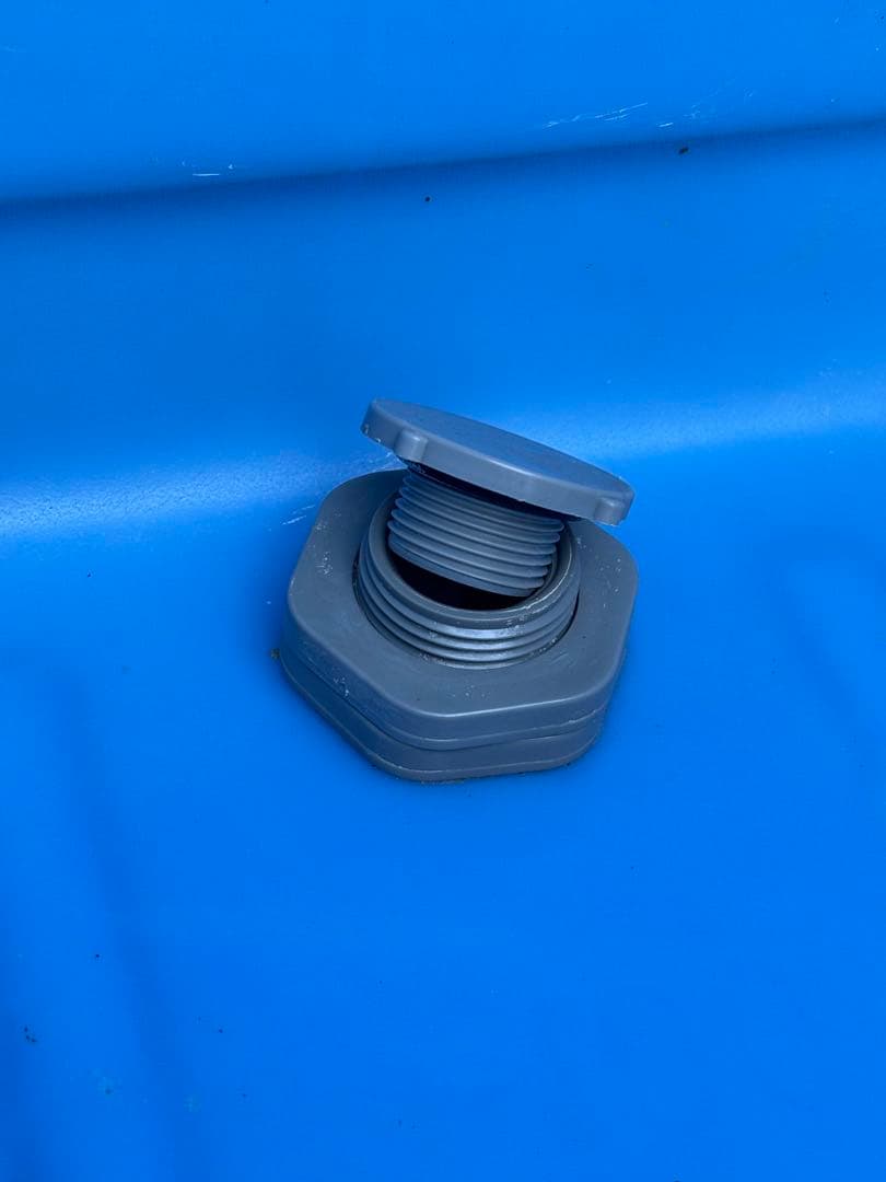 【300L】大型水槽　コンテナ水槽　プラスチック水槽