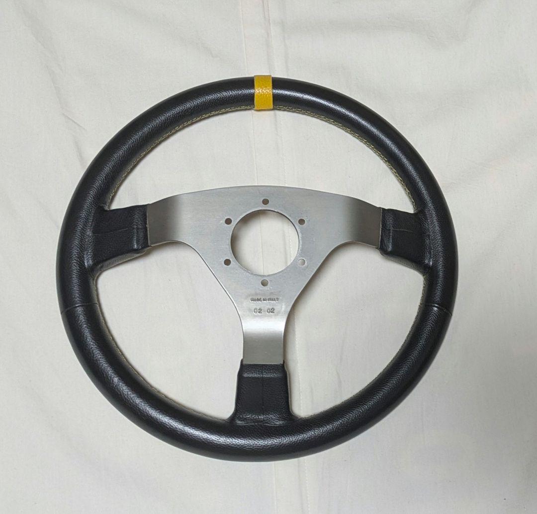 正規品 OMP ディープハンドル 35パイ ステアリング momo nardi