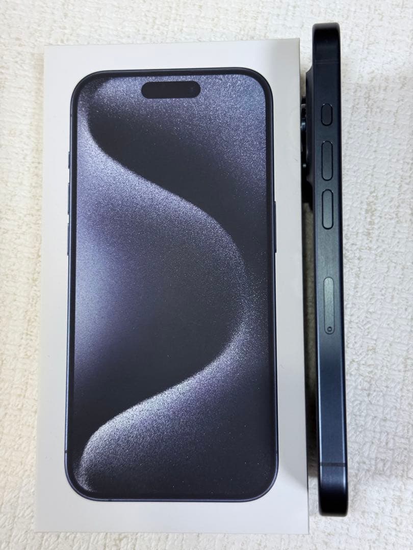 Apple iPhone 15 Pro ブルー 2025年1月まで使用