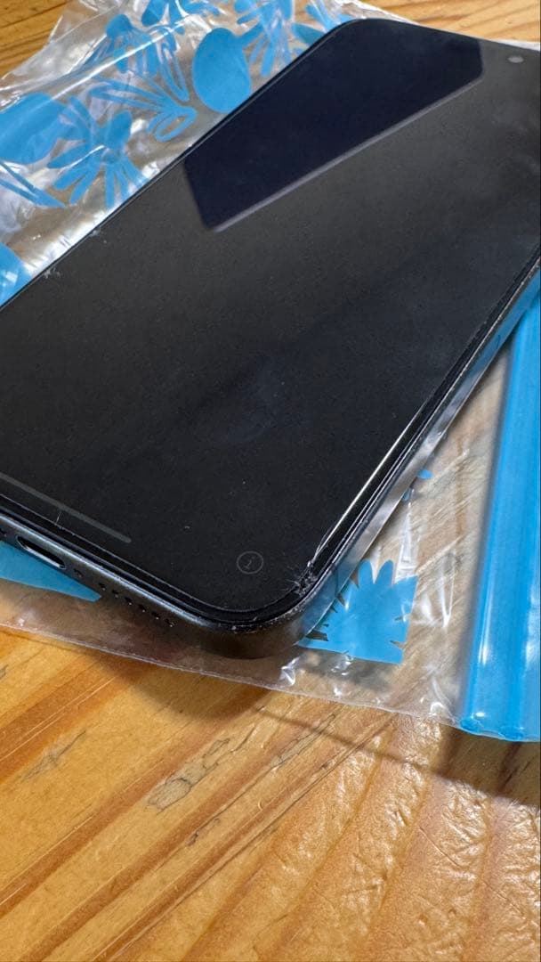 iPhone 15 Pro Max 512GB ケース付き